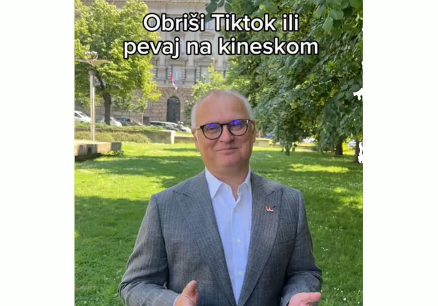 Goran Vesić pjeva na kineskom