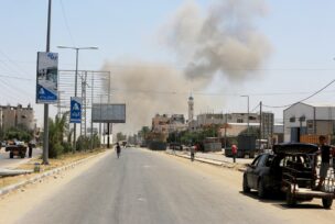 Izraelski napad na grad Deir al Balah centralni pojas Gaze