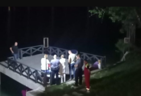 Dva brata upala u vodu, čuvar spasio jednog: Detalji JEZIVE TRAGEDIJE na Jablaničkom jezeru, roditelji bili u blizini