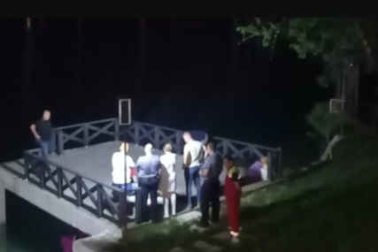 UŽASNA TRAGEDIJA Maloljetnik se utopio u Jablaničkom jezeru, tijelo pronađeno na dubini od 5 METARA
