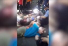 (VIDEO) UŽAS U KINI U parku u izbodena 4 američka predavača sa univerziteta u Ajovi