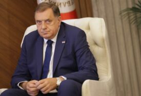 (FOTO) “Zagledaniji su u Marfijeve čizme nego u Ustav i Dejtonski sporazum” Dodik komentarisao sukob Konakovića i Lagumdžije