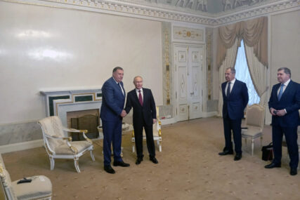 "Treba raditi na dodatnom unapređenju saradnje Srpske i Rusije" Sastali se Milorad Dodik i predsjednik Vladimir Putin u Sankt Peterburgu