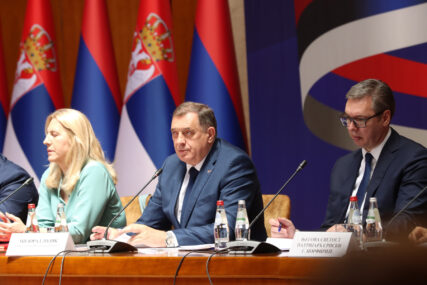 (FOTO) "SRBI ŽELE MIR" Dodik poručio da će deklaracija koja će danas biti usvojena rehabilitovati srpski nacionalni interes