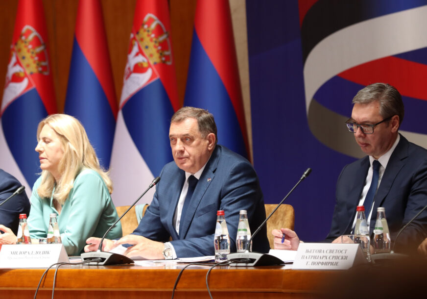 (FOTO) "SRBI ŽELE MIR" Dodik poručio da će deklaracija koja će danas biti usvojena rehabilitovati srpski nacionalni interes