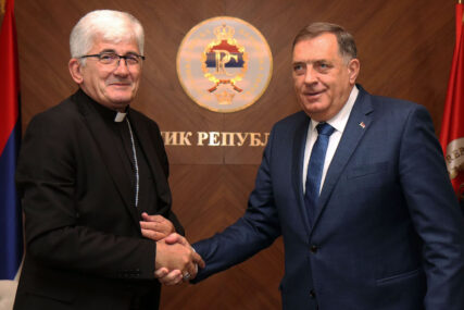 „Mogu da žive samo MIR I RAZUMIJEVANJE“ Dodik razgovarao sa biskupom Majićem o radu Banjalučke biskupije