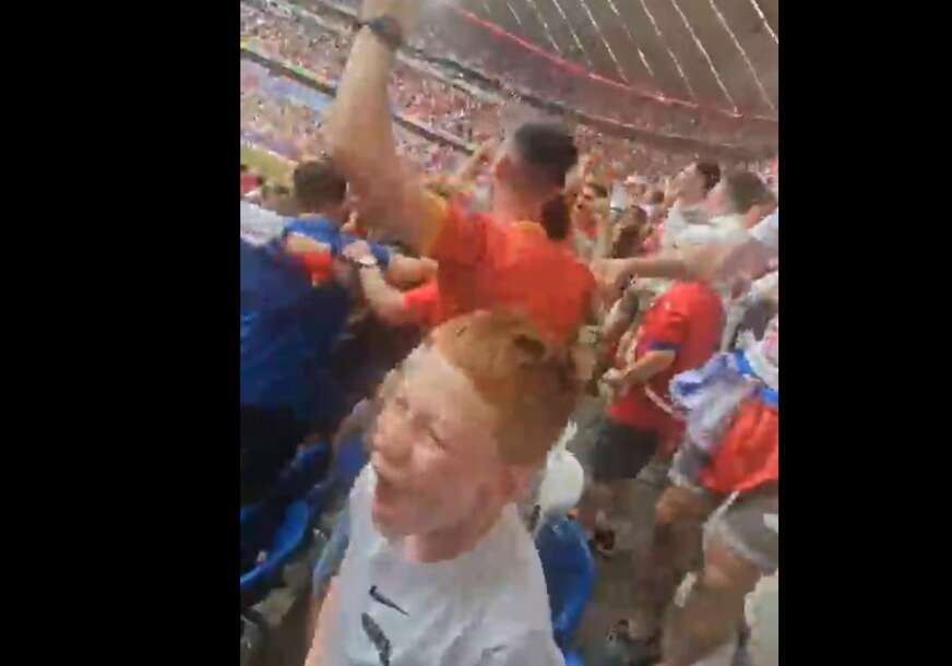 (VIDEO) ERUPCIJA ODUŠEVLJENJA Pogledajte kako su navijači Srbije proslavili gol Luke Jovića