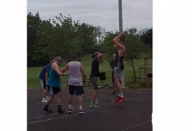 (VIDEO) PRIPREME ZA OLIMPIJSKE IGRE Nikola Jokić u rodnom Somboru sa drugarima zaigrao basket