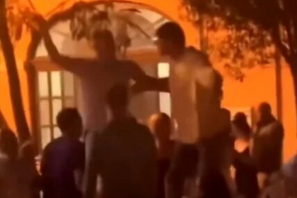 (VIDEO) Košarkaši lumpovali u Somboru: Jokić i Bobi POPELI SE NA STO na nastupu legendarne pjevačice
