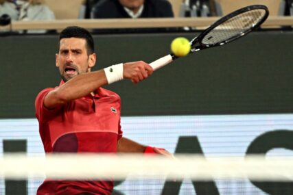 Igra i protiv organizatora: Đoković oborio negativan rekord na Rolan Garosu, i to Nadalov