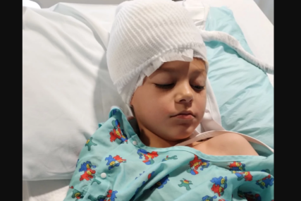 "Njemu odumire mozak" Mali Ogi na rođenju je ispao doktoru iz ruku na pločice, a danas se bori sa 14 DIJAGNOZA i treba mu naša pomoć