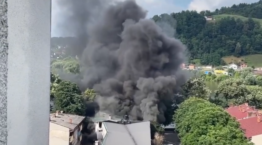(VIDEO) Požar u Novom Gradu: Gori UGOSTITELJSKI OBJEKAT