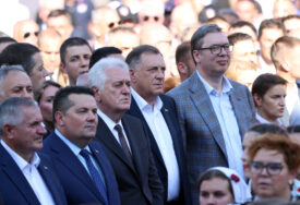 (FOTO) "Jedinstvo Srpske i Srbije će trajati dovijeka" Vučić uputio važnu poruku svim prisutnim na Prvom svesrpskom saboru
