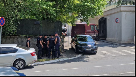 Teroristički napad u Beogradu, policija ispred Ambasade Izraela