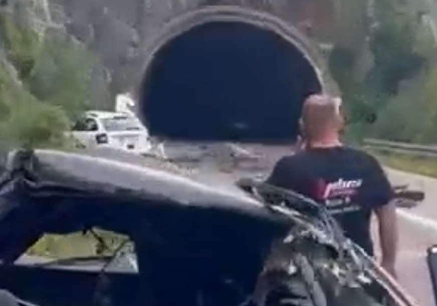 (VIDEO) DETALJI TEŠKE NESREĆE KOD MOSTARA Kamion u plamenu, sumnja se da ima i POGINULIH