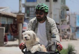 (FOTO) "Dosad mi je guma pukla 40 puta" Turčin (34) napustio posao i biciklom krenuo na PUT OKO SVIJETA, na putovanju mu se pridružio i pas