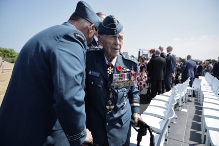 Obilježeno 80 godina od operacije Dan D: Atal odao počast ratnim veteranima