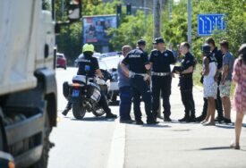 (FOTO) "Kamion je OBORIO NA ZEMLJU" Novi detalji nesreće, povrijeđena djevojčica (16) PREVEZENA U BOLNICU