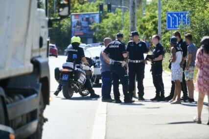 (FOTO) "Kamion je OBORIO NA ZEMLJU" Novi detalji nesreće, povrijeđena djevojčica (16) PREVEZENA U BOLNICU