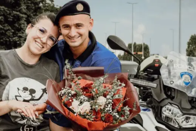 Policajac Marko zaprosio djevojku