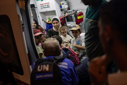 DOBILI DOZVOLU OD VOJSKE Teško bolesna djeca iz Gaze prvi put od početka rata idu na liječenje preko prelaza Kerem Šalom