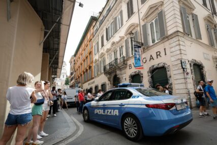 HOROR U ITALIJI Odrubio bratu glavu i bacio s balkona, pa pozvao policiju