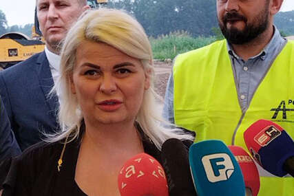 maja praštalo