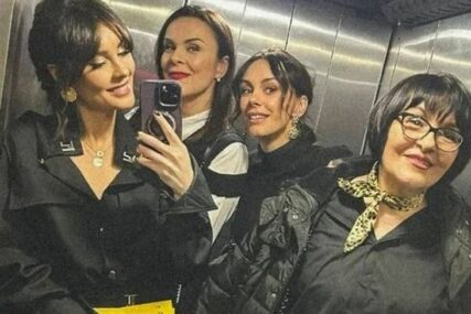 (FOTO) "BLAGO NJOJ KOJA VAS JE RODILA" Tri sestre Mićalović pozirale zajedno sa majkom, ne zna se koja je ljepša