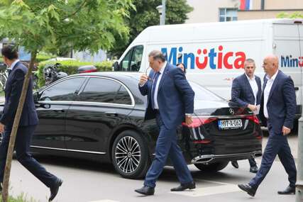 milorad dodik dolazi na suđenje obrenu petroviću