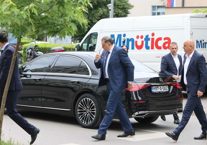 milorad dodik dolazi na suđenje obrenu petroviću