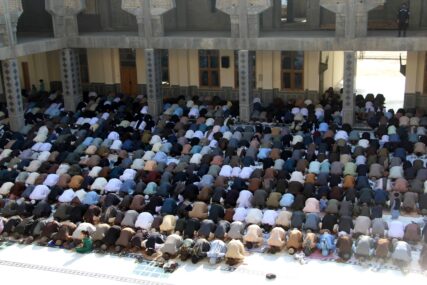 Molitva u džamiji