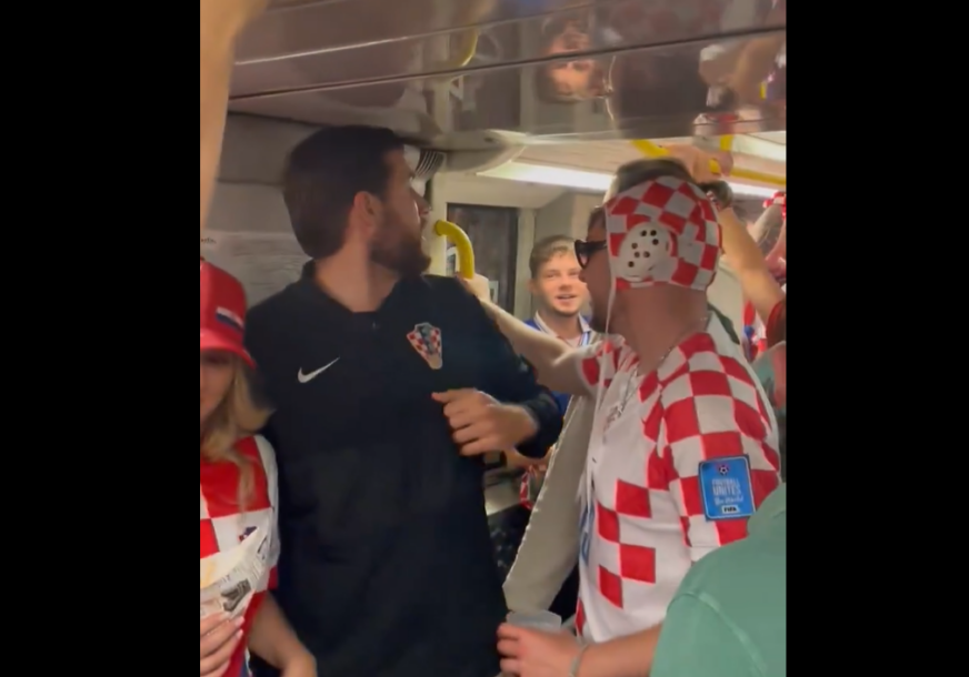 (VIDEO) ORILO SE U METROU Hrvati ne mogu bez Tompsona