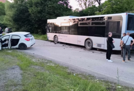 Detalji stravične tragedije: U udesu autobusa i automobila POGINULA DJEVOJKA (18), sa njom bila još 4 MALOLJETNIKA