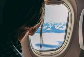 POVRIJEĐENO 18 PUTNIKA Drama na aerodromu, u avionu izbio požar