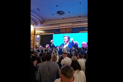 (VIDEO) Preliminarni rezultati izbora za EU parlament:  HDZ osvojio najviše mandata, Plenkovića prekidaju pljeskom, skandiraju "pobjeda"