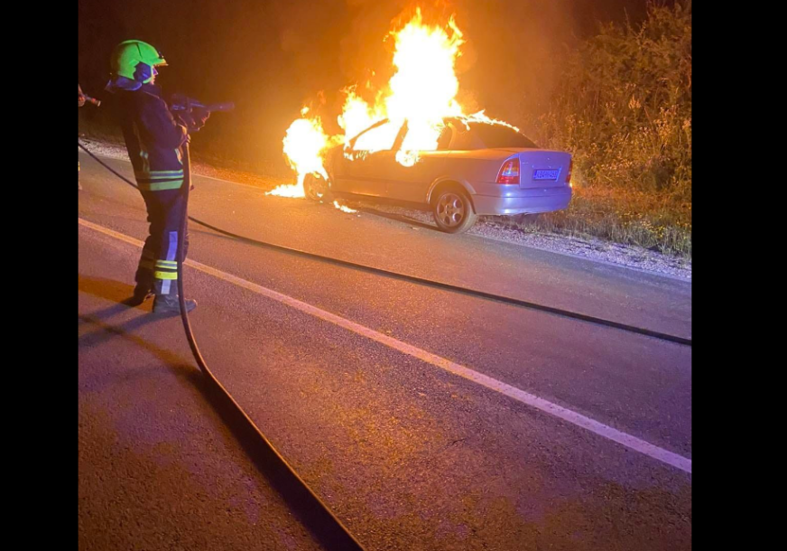 U Banjaluci izgorio automobil