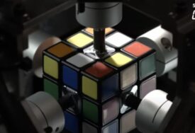 (VIDEO) SUPER BRZE MEHANIČKE RUKE Kako je vještačka inteligencija savladala Rubikovu kocku