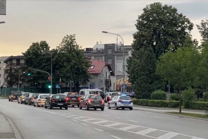 Automobil naletio na električni trotinet: Oglasila se Banjalučka policija o nesreći u kojoj su POVRIJEĐENE 2 DJEVOJČICE