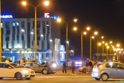 (VIDEO) TEŠKA NESREĆA U TUZLI U sudaru učestvovala 3 automobila, povrijeđena 3 vozača