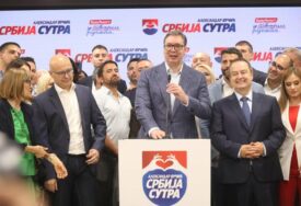 "HVALA GRAĐANIMA SRBIJE" Vučić u obraćanju naglasio da će SNS umjesto 54, sada imati 62 ili 63 mandata u Skupštini grada Beograda