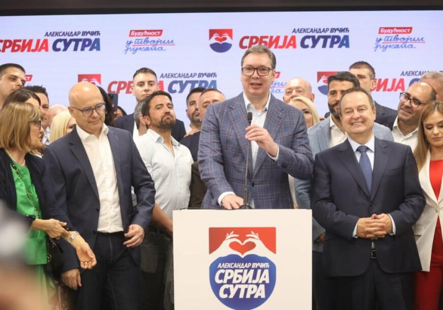 "HVALA GRAĐANIMA SRBIJE" Vučić u obraćanju naglasio da će SNS umjesto 54, sada imati 62 ili 63 mandata u Skupštini grada Beograda