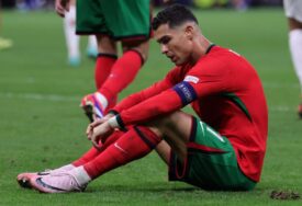 (VIDEO) SAIGRAČI GA TJEŠILI Ronaldo plakao kao kiša nakon promašenog penala