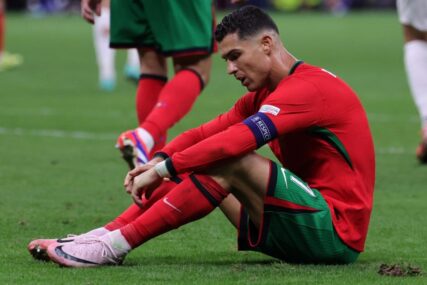(VIDEO) SAIGRAČI GA TJEŠILI Ronaldo plakao kao kiša nakon promašenog penala