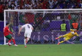 (FOTO) Tužan kraj za Sloveniju: Portugal nakon neviđene drame i penala otišao u četvrtfinale Evropskog prvenstva, Kosta je apsolutni heroj