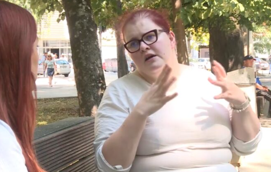 DIPLOMA U SJENI CEREBRALNE PARALIZE Ana Kotur Erkić (35) iz Brčkog je pravnica, novinarka i aktivistkinja, a zbog fizičke barijere NE MOŽE NAĆI POSAO