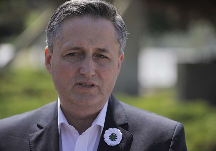 Denis Bećirović u Srebrenici