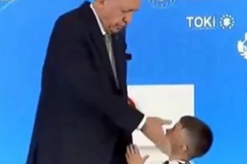 Erdogan ošamario dječaka