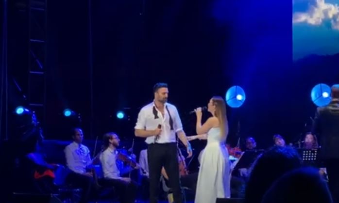 (VIDEO) "Ovo je front, ovo je linija odbrana kulture" Ivan Bosiljčić i Jelena Tomašević "Simfonijom u dvoje" očarali Banjaluku, glumac zapjevao i na ruskom