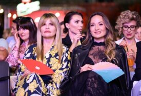 Dašak glamura u Banjaluci: Na crvenom tepihu zablistali poznati, a među njima i Jelena Trivan