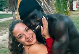 (VIDEO, FOTO) Ljudi se i dalje krste i BOMBARDUJU IH UVREDAMA: Kristina je poslije 7 dana veze napustila sve i preselila se kod dečka u Afriku, sada čekaju bebu